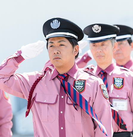 弊社警備スタッフ：整列の様子